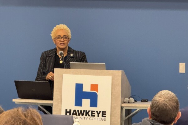 Dr. Pollard speaking at Hawkeye Community College about Resilient by Design.